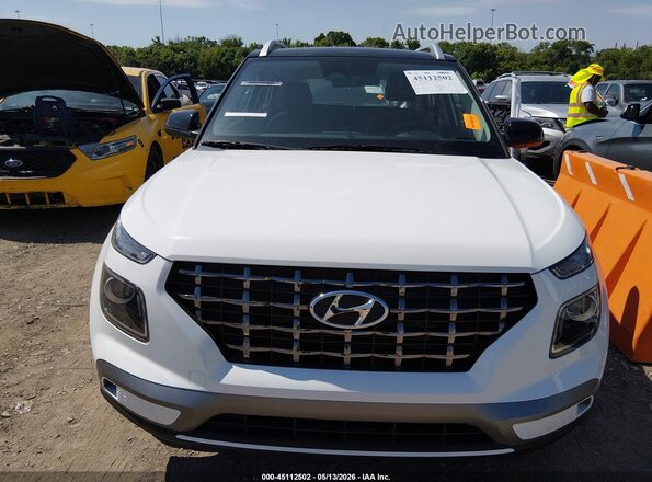 KMHRC8A36TU419324 2026 HYUNDAI VENUE White Սալոնի հետևի տեսք