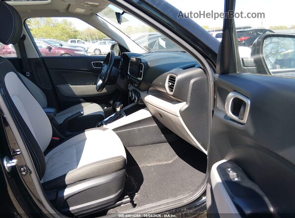 KMHRC8A37MU127909 2021 HYUNDAI VENUE Black Front interior view