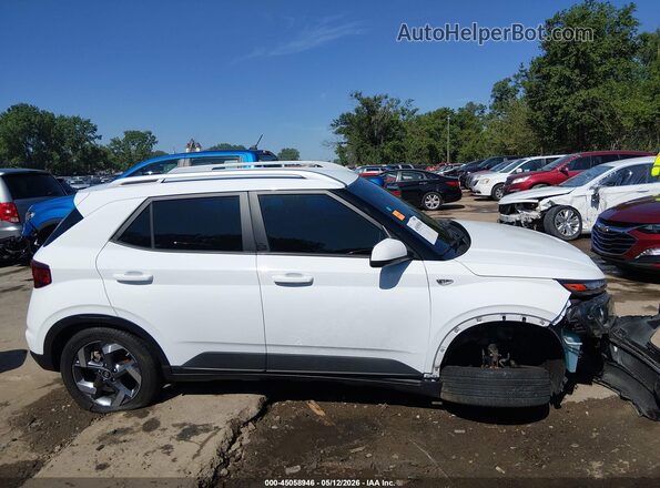 KMHRC8A37MU129546 2021 HYUNDAI VENUE Белый Вид задней части салона