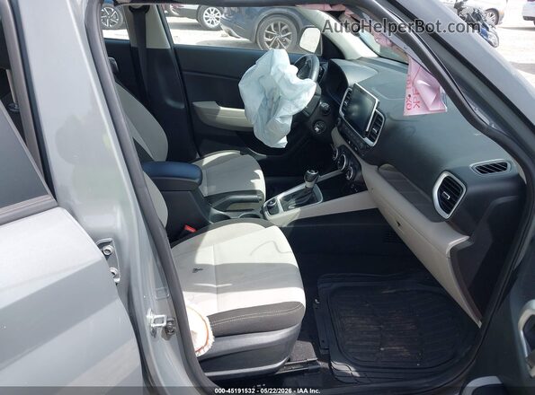 KMHRC8A37PU218683 2023 HYUNDAI VENUE Gray Вид салону спереду