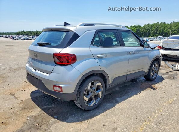 KMHRC8A38NU200058 2022 HYUNDAI VENUE Silver 