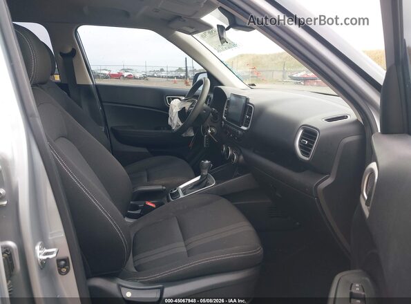 KMHRC8A39LU026448 2020 HYUNDAI VENUE Silver Вид салону спереду