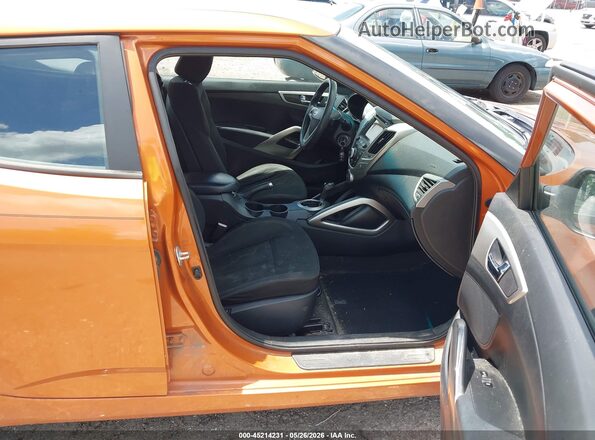 KMHTC6AD6GU297220 2016 HYUNDAI VELOSTER Оранжевый Вид салона спереди