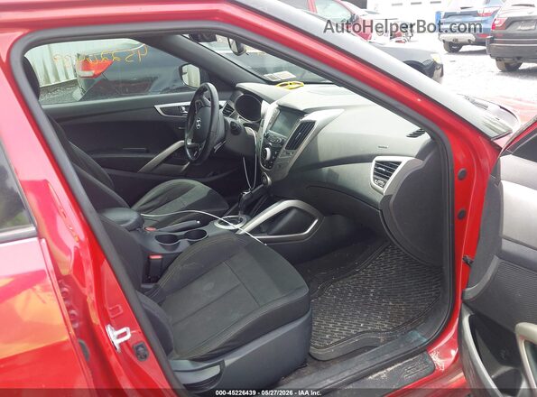 KMHTC6AD8HU321079 2017 HYUNDAI VELOSTER Красный Вид салона спереди