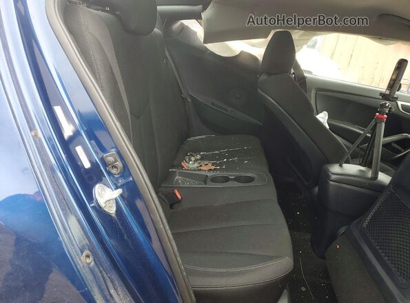 KMHTC6ADXHU317888 2017 HYUNDAI VELOSTER Blue Widok tylnych siedzeń