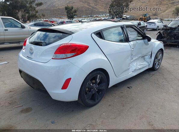 KMHTC6ADXHU320953 2017 HYUNDAI VELOSTER Белый Задняя правая четверть