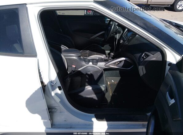 KMHTC6AE2GU249139 2016 HYUNDAI VELOSTER White Front interior view