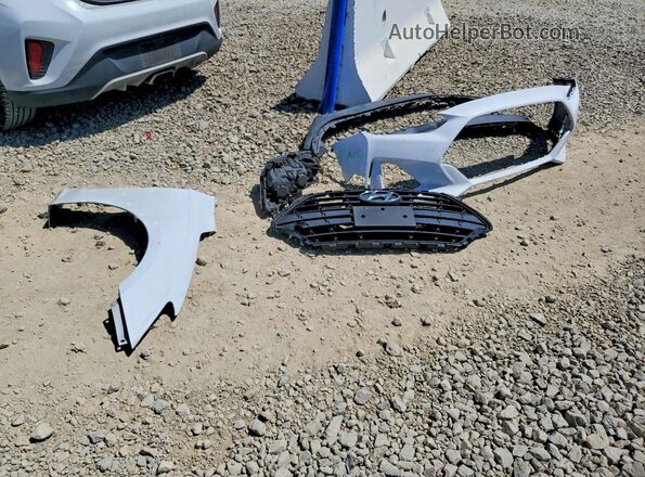 KMHTG6AF9KU007521 2019 HYUNDAI VELOSTER White Vista del compartimento del motor