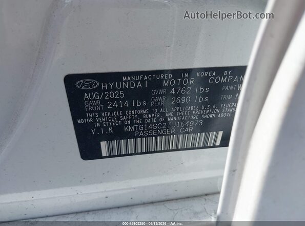 KMTG14SC2TU164973 2026 GENESIS G70 White Vista del compartimento del motor
