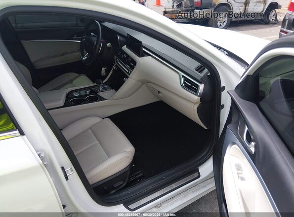 KMTG34SC7RU142695 2024 GENESIS G70 White Widok wnętrza z przodu