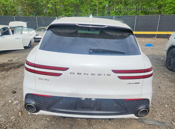 KMUMCDTC8NU015834 2022 GENESIS GV70 White 