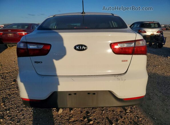 KNADM4A36H6005750 2017 KIA RIO White უკანა ხედი