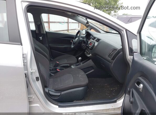 KNADM4A3XG6678992 2016 KIA RIO Silver Սալոնի դիմացի տեսք