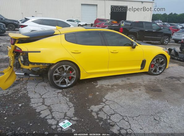 KNAE55LC1J6021140 2018 KIA STINGER Yellow Rear right