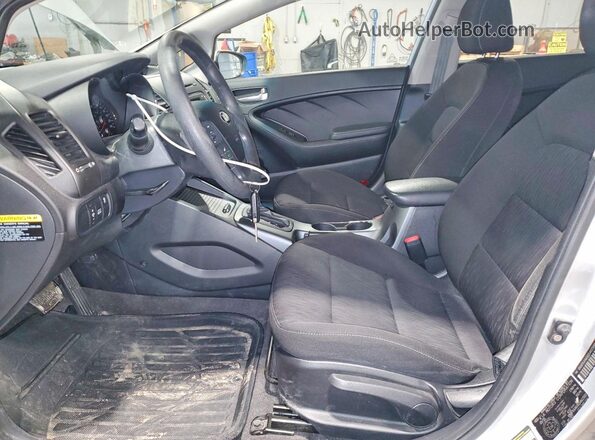 KNAFK4A63G5462500 2016 KIA FORTE Silver Вид салону спереду