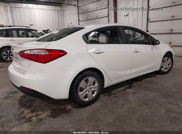 KNAFK4A65G5610260 2016 KIA FORTE White Trasero derecho