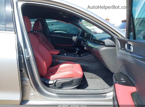 KNAG64J76T5397296 2026 KIA K5 Gray Front interior view