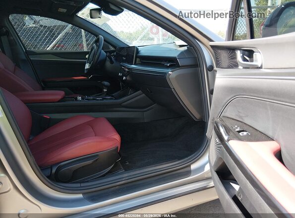 KNAG64J7XT5428131 2026 KIA K5 Gray Widok wnętrza z przodu