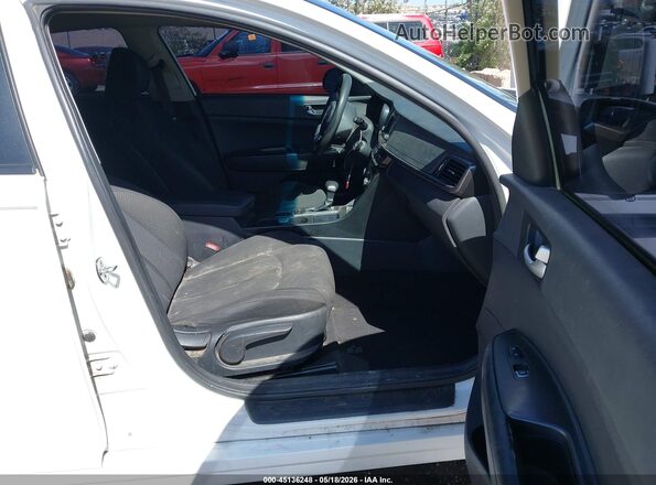 KNAGT4L32H5137813 2017 KIA OPTIMA White Սալոնի դիմացի տեսք