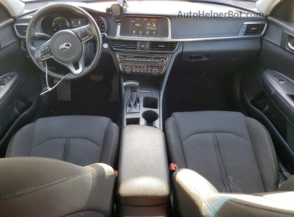 KNAGT4LEXH5018716 2017 KIA OPTIMA White Dashboard view