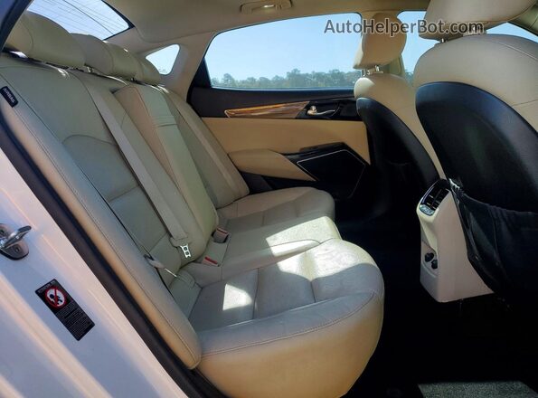 KNALC4J17H5062882 2017 KIA CADENZA White Vista de los asientos traseros