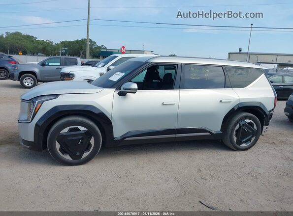 KNDADFS53R6027000 2024 KIA EV9 White 