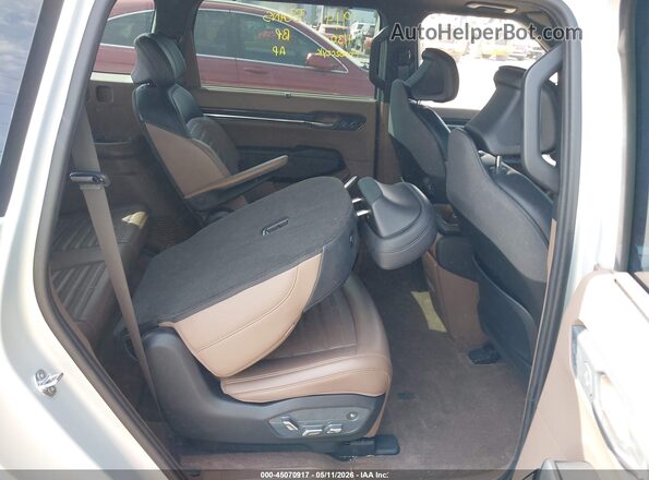 KNDADFS53R6027000 2024 KIA EV9 White VIN կոդի պիտակի տեսք