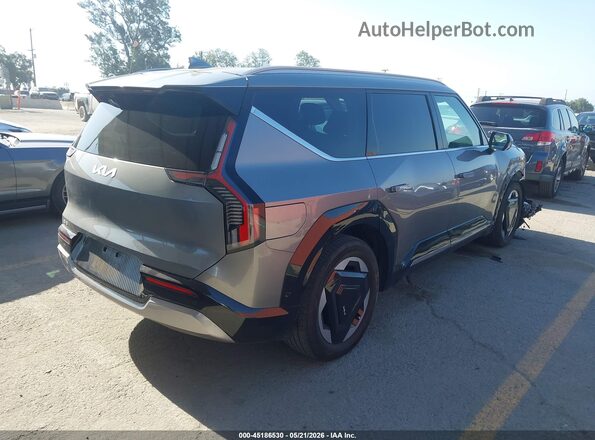 KNDADFS54R6033792 2024 KIA EV9 Gray Trasero derecho