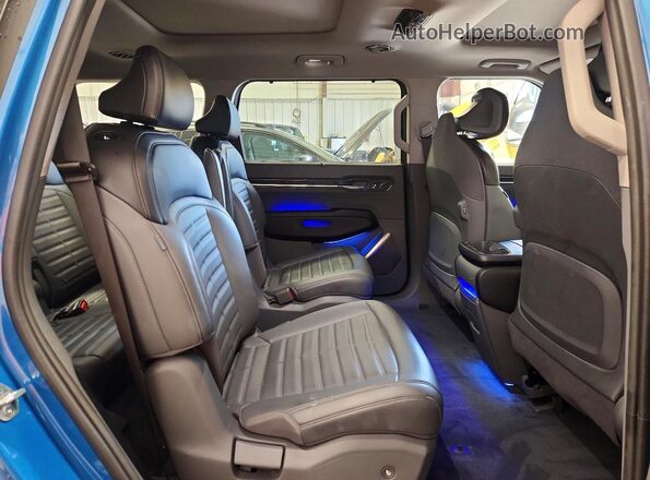 KNDADFS5XR6033618 2024 KIA EV9 Blue Vista interior trasera