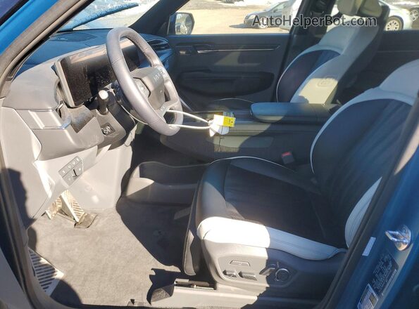 KNDAEFS53R6036342 2024 KIA EV9 Blue Front interior view