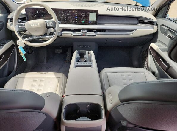 KNDAFFS51R6034490 2024 KIA EV9 Blue Вид панелі приладів
