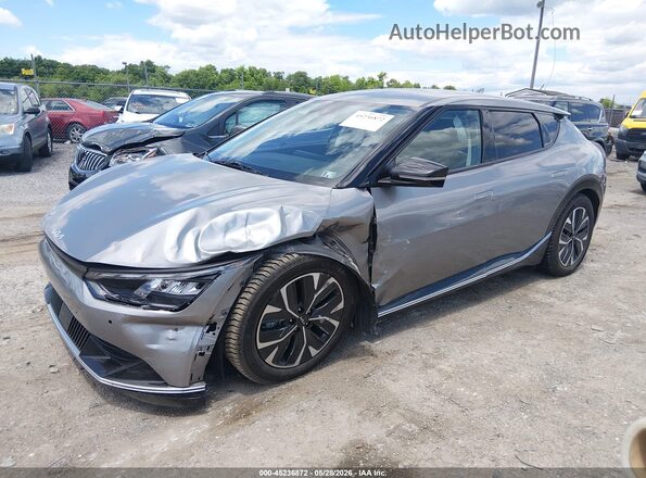 KNDC3DLC4N5061749 2022 KIA EV6 Gray Vista tres cuartos delantera izquierda