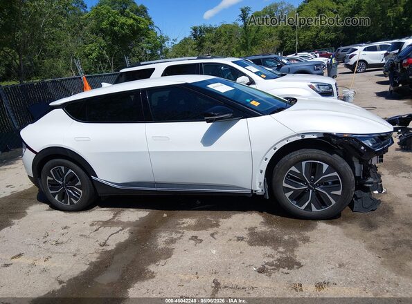 KNDC3DLC5R5175216 2024 KIA EV6 White 