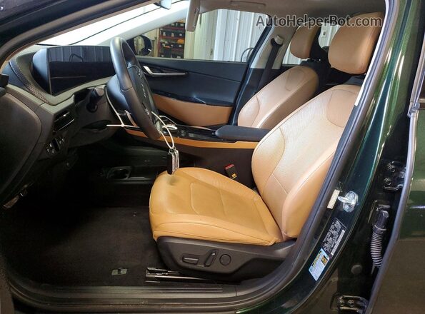 KNDC3DLC6P5151424 2023 KIA EV6 Green Vista interior delantera