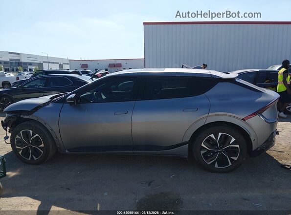 KNDC44LA7R5224752 2024 KIA EV6 Gray Widok wnętrza 360 stopni