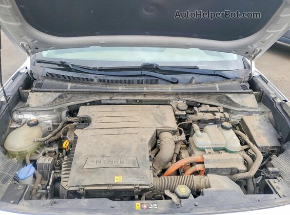 KNDCB3LC0H5044920 2017 KIA NIRO Silver Widok komory silnika
