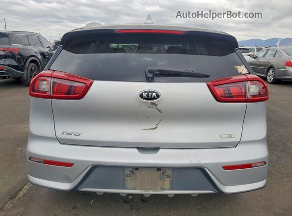 KNDCB3LC0H5044920 2017 KIA NIRO Silver Widok z tyłu