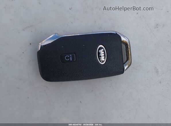 KNDCB3LC0M5463831 2021 KIA NIRO White 