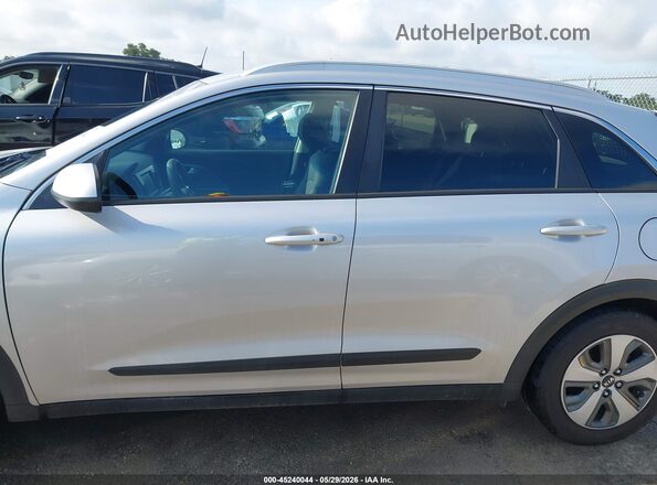 KNDCB3LC2K5336768 2019 KIA NIRO Silver 