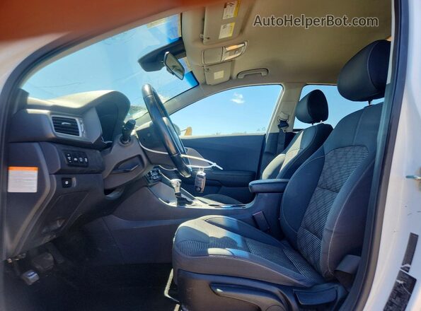 KNDCB3LC7K5221213 2019 KIA NIRO White წინა სალონის ხედი