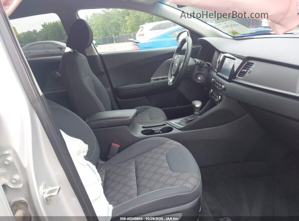 KNDCB3LC8K5321871 2019 KIA NIRO Silver Widok wnętrza z przodu