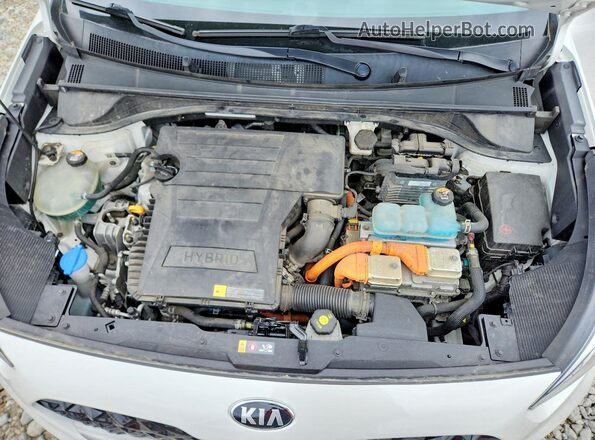 KNDCB3LC8L5424760 2020 KIA NIRO White Vista del compartimento del motor