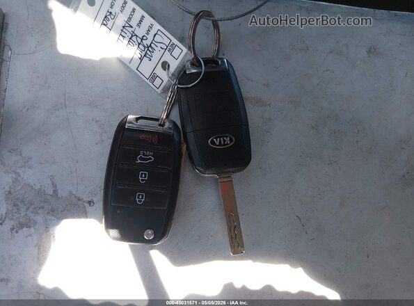 KNDCB3LC9H5078581 2017 KIA NIRO Red Vista del salpicadero