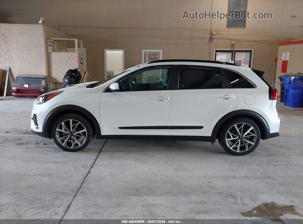 KNDCC3LC0N5545122 2022 KIA NIRO White 