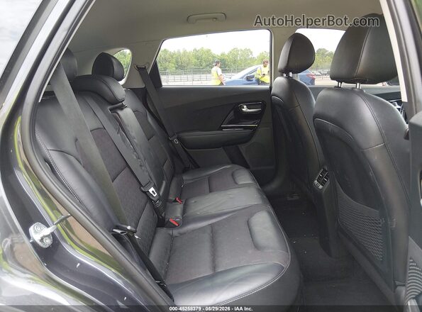 KNDCC3LC1J5137870 2018 KIA NIRO Gray 