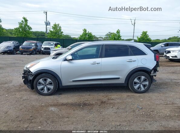 KNDCC3LC2J5176077 2018 KIA NIRO Gray 