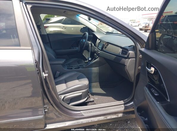 KNDCC3LC6J5135080 2018 KIA NIRO Gray Вид салону спереду