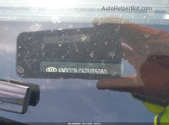 KNDCC3LC6J5135080 2018 KIA NIRO Gray 