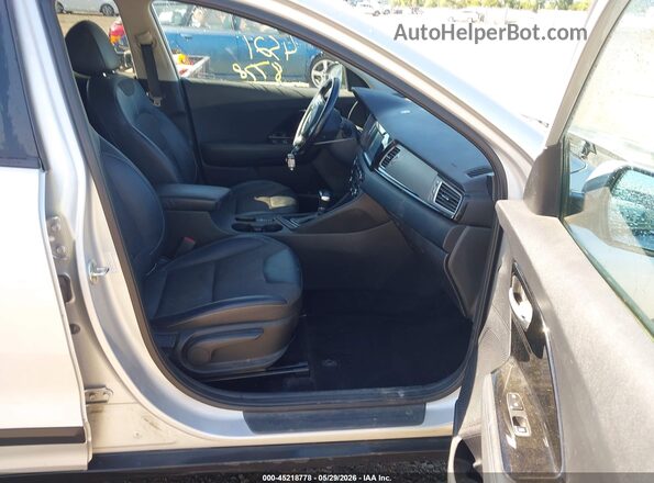 KNDCC3LC7H5074655 2017 KIA NIRO Silver 