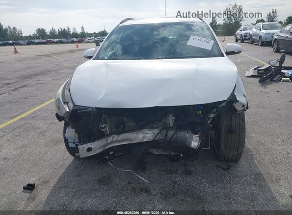 KNDCC3LC7N5516832 2022 KIA NIRO Белый Вид спереди